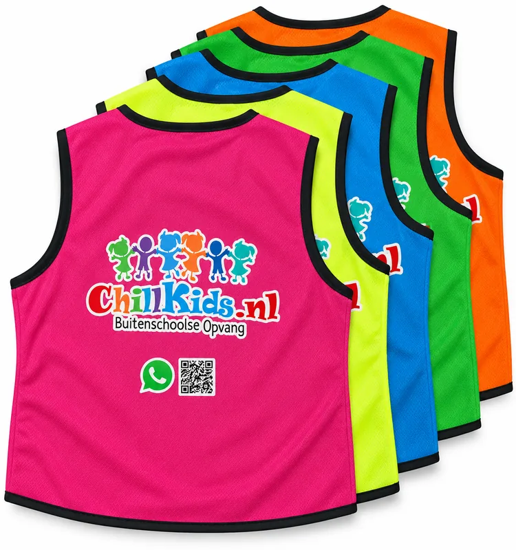 Gekleurde Chill Kids-hesjes voor het halen en brengen
